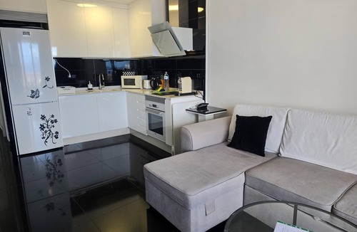 San Eugenio Apartment | Sunset in Los Geranios