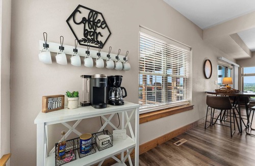 Table Rock Apartment | Sunset Rock! Lake View!