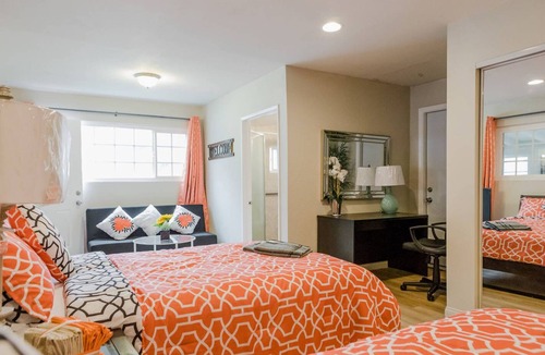 El Monte House | Sunset Studio Home w/ kitchen near DTLA