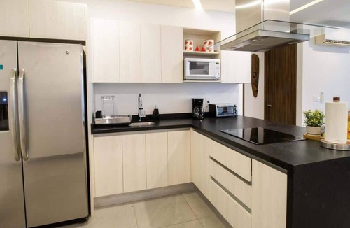 North Hotel Zone Apartment | Sunset Views, 5min walk to Beach, Rooftop Pool