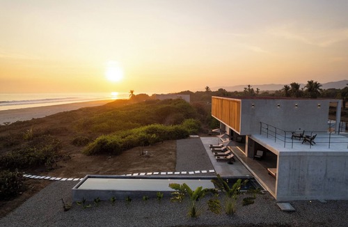 Barra de Colotepec House | Sunset Villa beachfront