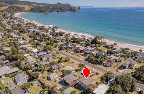 Whangapoua House | Sunsets and Surf - Whangapoua Holiday Home