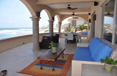 Los Cabos House | Surf house with pool on private point break