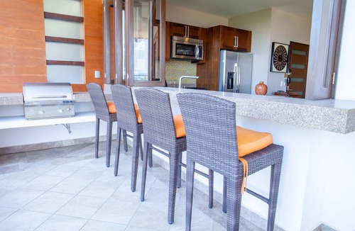 Romantic Zone Condo | Sweeping Banderas Bay Views, Rooftop Pool & Bar - Residences by Pinnacle Unit 20