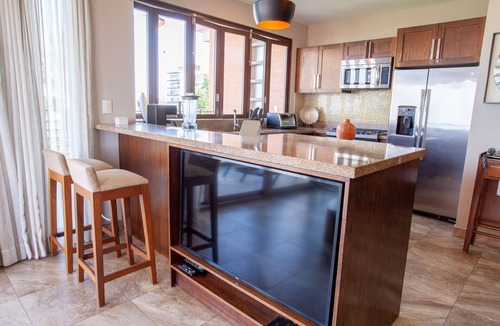 Romantic Zone Condo | Sweeping Banderas Bay Views, Rooftop Pool & Bar - Residences by Pinnacle Unit 20