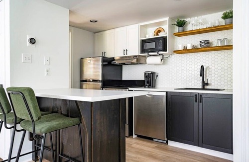 Craigleith Condo | Sweet Retreat/Shuttle, Pool & Outdoor Escape