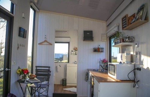 Midhirst House | Taranaki Creekside KEA by Tiny Away
