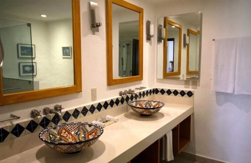 South Hotel Zone Hotel | Tasteful 1BR Condo with Garden & Pool in Los Tules