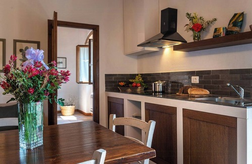 Massa Marittima Apartment | Terrace apartment among Maremma vineyards