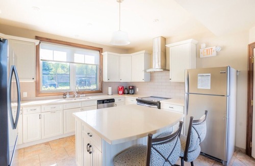 Craigleith Villa | The Aqua Villa at Blue View Chalets