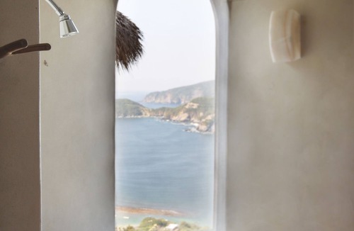 Cerro del Vigia Condo | The area’s highest point with unobstructed views of Playa Blanca & the Zihua Bay