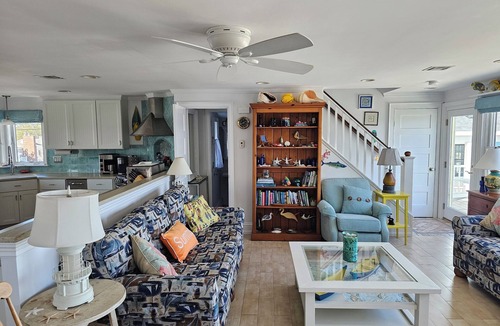 Hull House | The Beach House, Crescent Beach, Hull