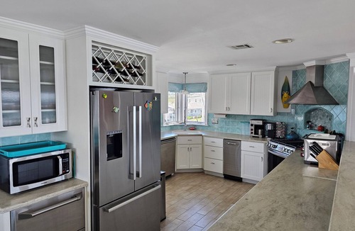 Hull House | The Beach House, Crescent Beach, Hull