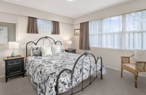 Richmond Heights Cottage | The Birches - Rainbow Point Holiday Home