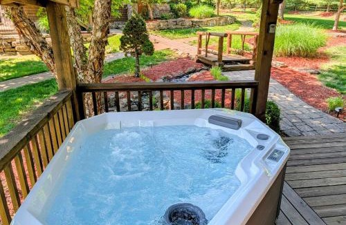 Branson Theater District House | The Cabin at Rock Canyon