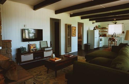 Crestline Cabin | The Crescent Moon Cabin with Lakeviews & Wood burning Fireplace