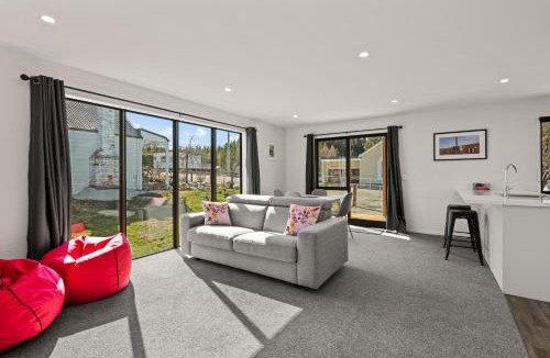 Naseby House | The Crib on Leven