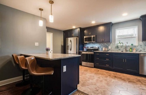 Shepherdsville House | The Dark Horse Inn -Churchill Downs, Bourbon Trail, Pet friendly