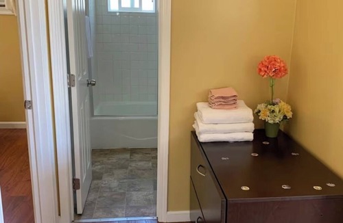 Hawthorne House | The FAB House-Close to SoFi, Beaches, LAX Airport&Freeway 405&105