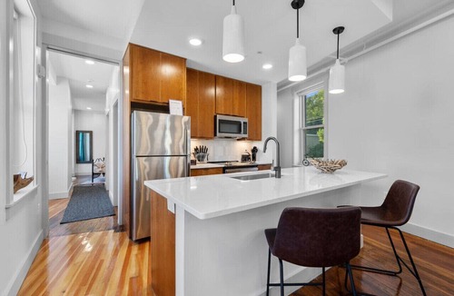 Mount Auburn Apartment | The Flatiron | Views & Design| Near to ALL