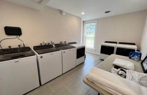 Fries Bed & Breakfast | The Hideaway Suite at the Washington Inn