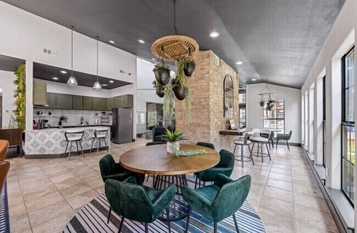 North Arlington Apartment | The Landry 306 | Spacious and Cozy 2 Bedroom 2bth