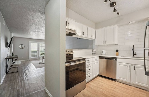 North Arlington Apartment | The Landry 306 | Spacious and Cozy 2 Bedroom 2bth