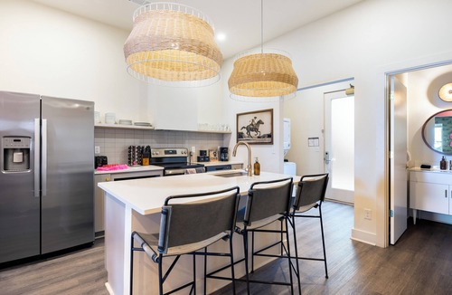 Five Points House | The Last Rodeo | Bachelorette Retreat | Sleeps 24 | 5 Mins to Broadway