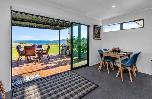 One Tree Point House | The Leading Light - One Tree Point Holiday Home
