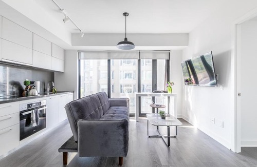 Bloor-Yorkville Apartment | The Nobleton Suites - Yorkville