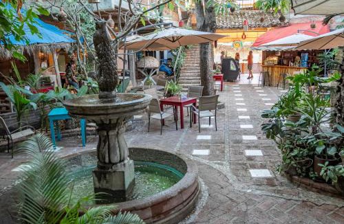 La Cruz de Huanacaxtle Hostel | The Octopus's Garden Hostel