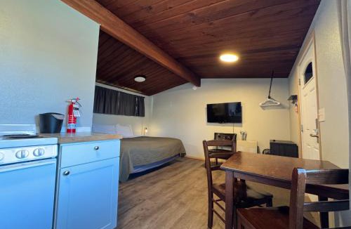 Palmer Hotel | The Pioneer Motel