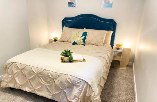 Northwest Edmonton House | The Private Central Edmonton Suite - Comfortable & Fully-Equipped Basement Suite