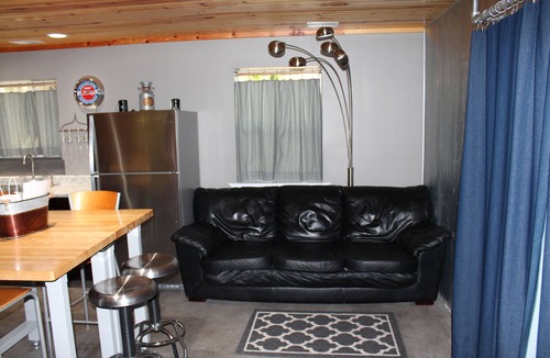 Silver Lake Cottage | THE RED BARN - Walk to where it’s happening close by, 12 min. to Lake Michigan
