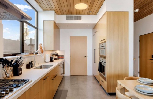 Venice House | The Santa Monica Sunset - Beachfront Luxury