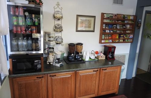 Eureka Springs Hotel | The Trails Inn