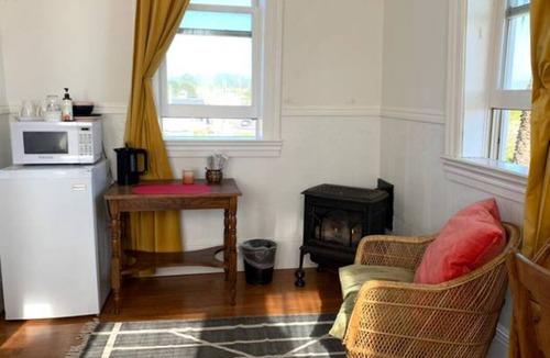Fort Bragg Hotel | The Weller House