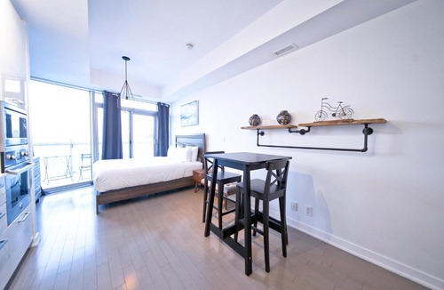 Toronto Entertainment District Apartment | The York Suites