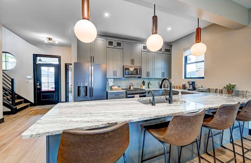 Indianapolis House | This house is a 3 bedroom(s), 3.5 bathrooms, located in Indianapolis, IN.