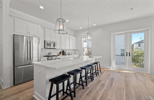 Oakville House | Tidal Time Estate With Game Room And Lsv
