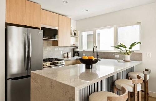 El Porto Condo | Tide House - Unit C | Modern Seaside 1BD w Parking