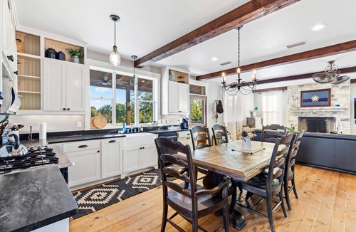 Grapetown House | TimberRose Ranch | Hot Tub + Hill Country Views