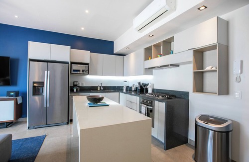 Emiliano Zapata Condo | Top floor 1BR | 2 Pools & Gym | Romantic Zone