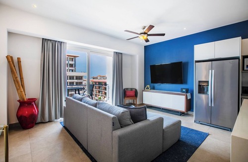 Emiliano Zapata Condo | Top floor 1BR | 2 Pools & Gym | Romantic Zone