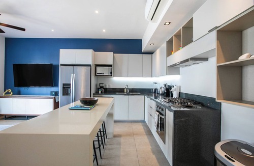 Emiliano Zapata Condo | Top floor 1BR | 2 Pools & Gym | Romantic Zone