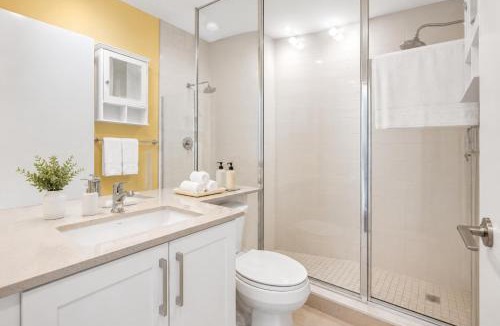 Fort York Apartment | Toronto Central Studio - DT