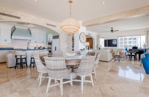 Zona Hotelera Condo | Tortuga Bay Condo 3-bedroom beachfront 2501
