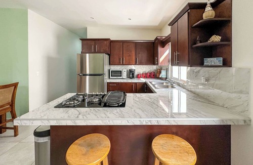 Centro House | Town & Shore Escape 3BR Haven