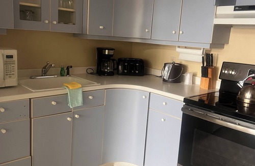 Rockland Apartment | Trade Winds on the Bay