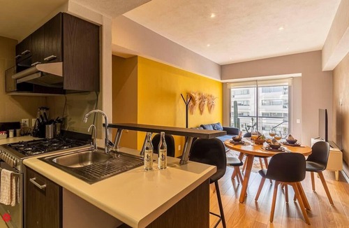 Ampliacion Granada Apartment | Traditional Apartment Vive Grand by Kukun